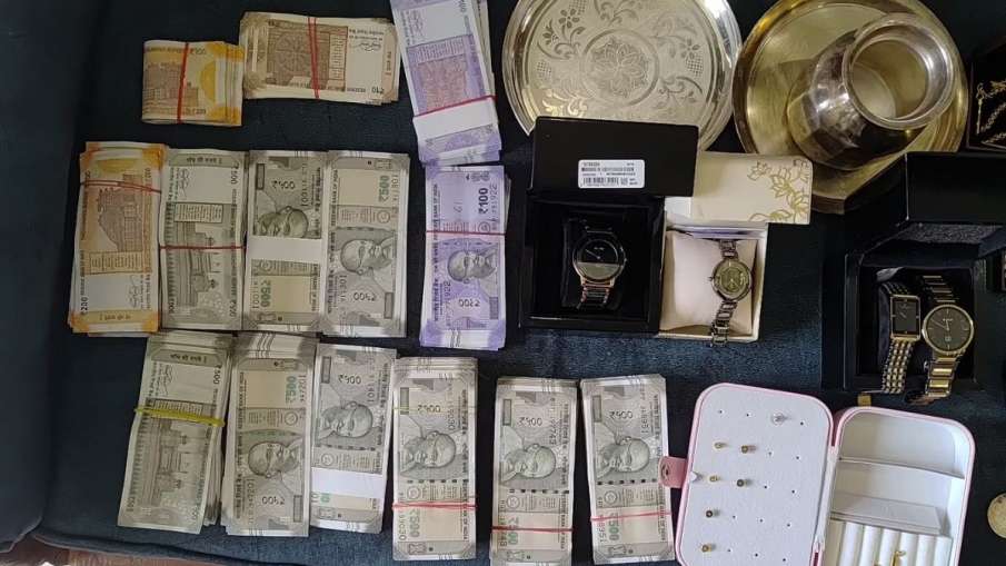 Bihar EOU Raid, Executive Engineer DA Case, Arvind Kumar Chaudhary