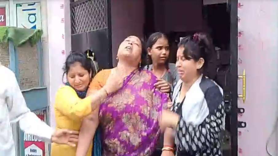 परिजनों का रो-रोकर बुरा हाल।
