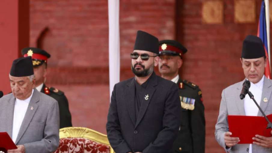 बालेन शाह का काला चश्मा