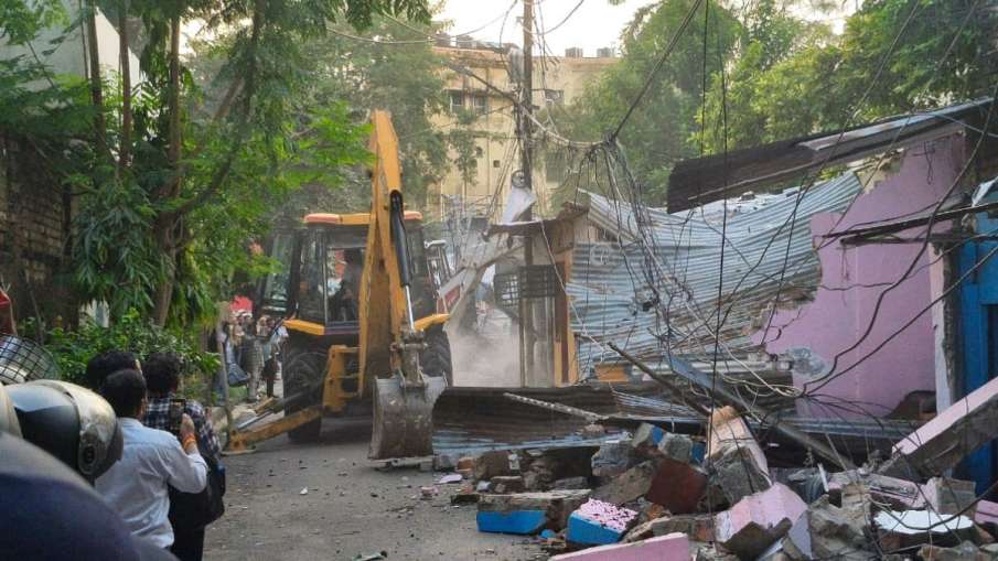 Lucknow lawyers chambers bulldozer