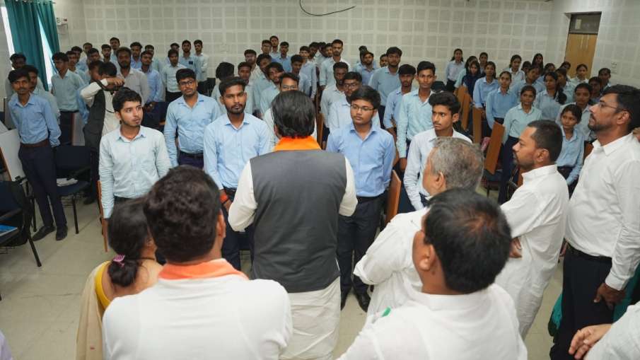Samrat Chaudhary inaugurates Student Support Camp 