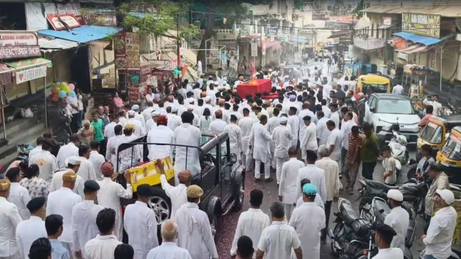 राजमाता की अंतिम यात्रा।