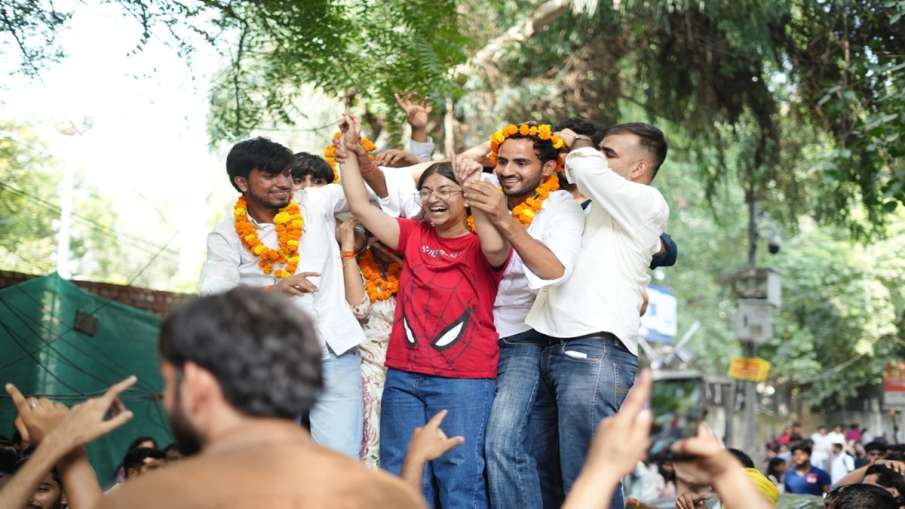 ABVP ने कई कॉलेजों में क्लीन स्वीप किया।