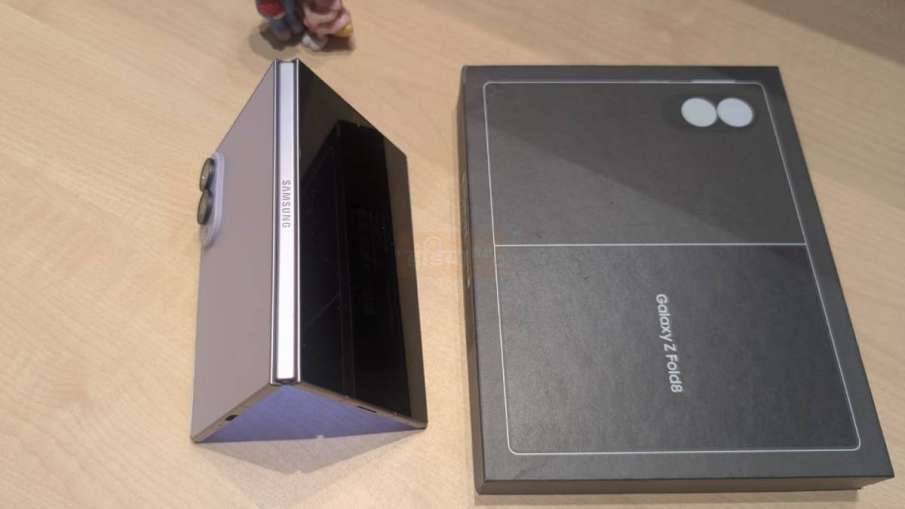 Samsung Galaxy Z Fold 8