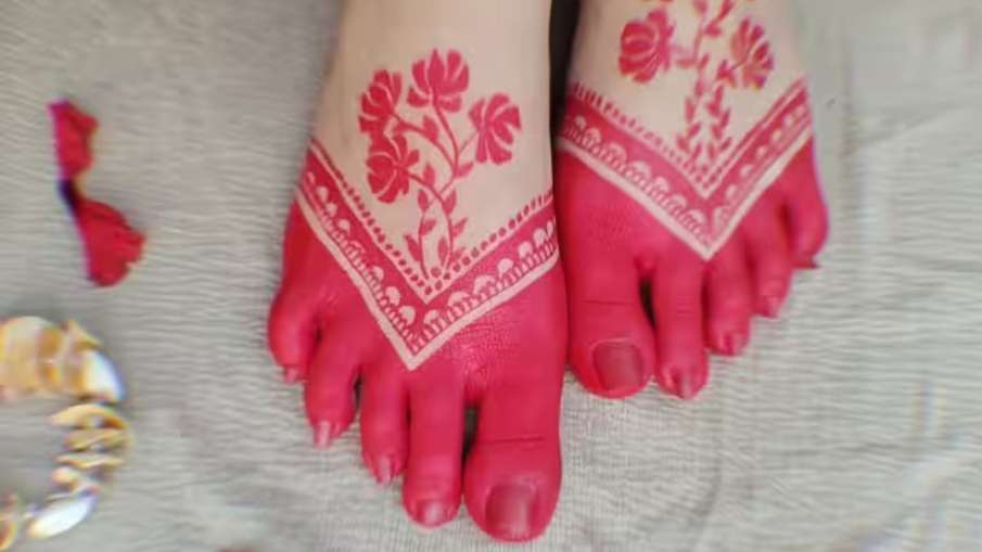 फ्लोरल आलता डिजाइन