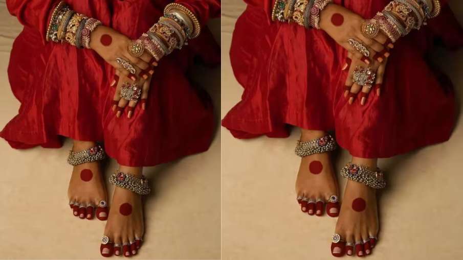 सिंपल और ट्रेडिशनल डिजाइन