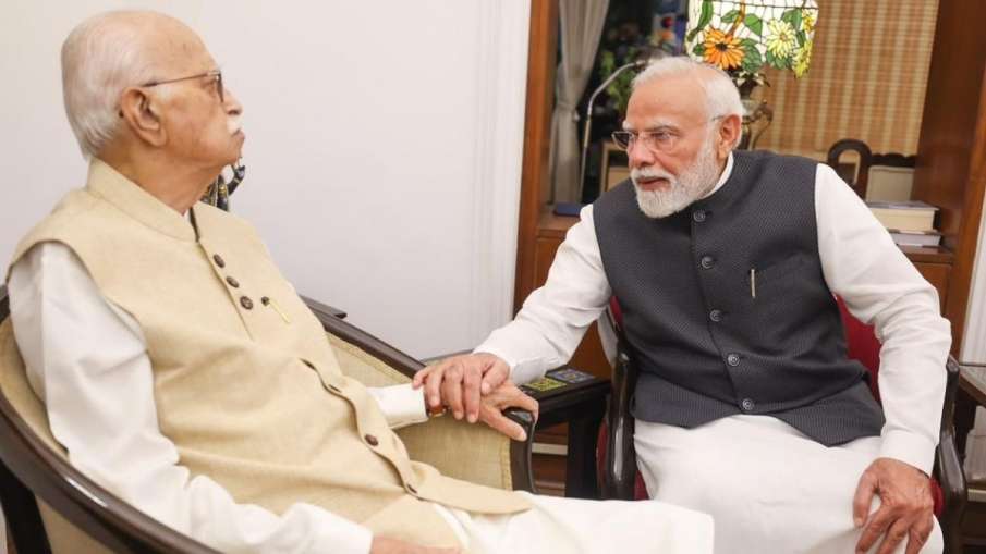 pm modi lk advani