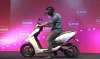 Smart Scooter: लॉन्‍च हुआ देश का पहला स्मार्ट ई-स्‍कूटर, सड़कों पर दौड़ता है 72 किमी/घंटा की स्‍पीड से- India TV Paisa