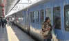 राजधानी, शताब्‍दी और दुरंतो ट्रेन का किराया हो सकता है कम, फ्लेक्‍सी फेयर सिस्‍टम में बड़े बदलाव की तैयारी- India TV Hindi