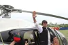 सादगी का दावा फर्जी, कार नहीं हेलीकॉप्टर से घर जाते हैं पाक PM इमरान खान, सोशल मीडिया पर उड़ा मज़ाक- India TV Hindi