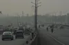 हवा की गति बढ़ने से दिल्ली की वायु गुणवत्ता में मामूली सुधार - India TV Hindi
