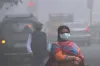 दिल्ली में धुंध भरी रही सुबह, वायु गुणवत्ता 'खराब'- India TV Hindi