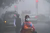दिल्ली में सुबह धुंध छाई, वायु गुणवत्ता 'बेहद खराब'- India TV Hindi