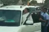 VIDEO: ‘जय श्री राम’ के नारे पर फिर भड़कीं ममता बनर्जी, गाड़ी से उतरकर लोगों को धमकाया- India TV Hindi