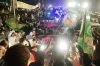 नवाज़ शरीफ़ के लिये सड़कों पर हुजूम, जेल में सरेंडर से पहले कार्यकर्ताओं की रैली- India TV Hindi