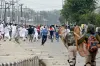 ईद की नमाज के बाद श्रीनगर में पत्थरबाजी, प्रदर्शनकारियों-सुरक्षा बलों के बीच झड़प- India TV Hindi