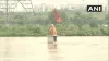 Water from overflowing Yamuna river enters Nigambodh Ghat- India TV Hindi