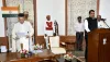 Maharashtra Governor Bhagat Singh Koshyari administers the...- India TV Hindi
