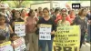 पीएमसी बैंक के खाताधारक आरबीआई द्वारा लगाए गए प्रतिबंधों और लोगों की मौत के खिलाफ लगातार प्रदर्शन भी- India TV Hindi