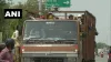 Coronavirus lockdown:मजदूरों से मनमाना पैसे वसूल रहे हैं ट्रकवाले, नहीं देने पर बीच रास्ते में छोड़ा- India TV Hindi