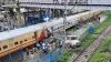 मुंबई के कांदिवली में ट्रेन और ट्रक की टक्कर- India TV Hindi