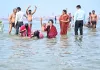 Priyanka Gandhi Vadra takes holy dip at Sangam on Mauni Amavasya latest news- India TV Hindi