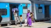 Fine on not wearing mask in trains and railway stations रेलवे स्टेशन और ट्रेन में मास्क न लगाना पड़े- India TV Hindi