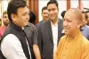 akhilesh yadav and yogi adityanath- India TV Hindi