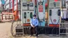 पेट्रोल-डीजल की बढ़ती कीमतों के विरोध में कोलकाता में ईंधन खुदरा विक्रेता पेट्रोल पंप बंद रखेंगे- India TV Paisa
