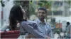 अभिषेक बनर्जी ने पुतले के साथ की एक्टिंग- India TV Hindi