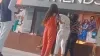 Video: ब्वॉयफ्रेंड को लेकर शॉपिंग मॉल में लड़कियां भिड़ीं, जमकर चले लात-घूंसे- India TV Hindi