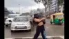 ट्रैफिक रोककर डांस कर रही थी लड़की, वीडियो वायरल होने के बाद दर्ज हुआ केस- India TV Hindi