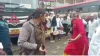 बस डिपो पर महिलाओं के बीच भिड़ंत- India TV Hindi