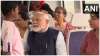 PM Narendra Modi traveled in Delhi Metro took selfie with children Prime Minister was seen laughing - India TV Hindi
