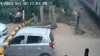 तेज रफ्तार कार ने तोड़ा फाटक- India TV Hindi
