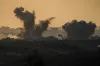 गाजा में जोरदार हमले कर रहा इजराइल।- India TV Hindi