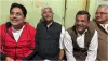 कार्यकर्ताओं के साथ गजेंद्र सिंह शेखावत- India TV Hindi