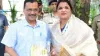 आप संयोजक अरविंद केजरीवाल के साथ पार्टी नेता रुचि गुप्ता- India TV Hindi