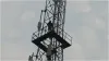 मोबाइल टावर पर चढ़ा शख्स- India TV Hindi