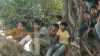 शमी के गांव में पेड़ पर बैठे मैच देख रहे बच्चे  - India TV Hindi