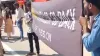 SFI सदस्यों ने आरिफ मोहम्मद खान को दिखाए काले झंडे।- India TV Hindi