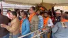 व्यासजी के तहखाने में दर्शन के लिए उमड़ी भक्तों की भीड़- India TV Hindi