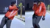 डांस करता हुआ डिलिवरी बॉय- India TV Hindi