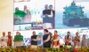 ओएनजीसी की कृष्णा गोदावरी गहरे पानी परियोजना से शनिवार को कच्चे तेल का पहला पार्सल ले जाने वाले टैंक- India TV Hindi