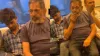 मेट्रो में बीड़ी पीते हुए शख्स- India TV Hindi