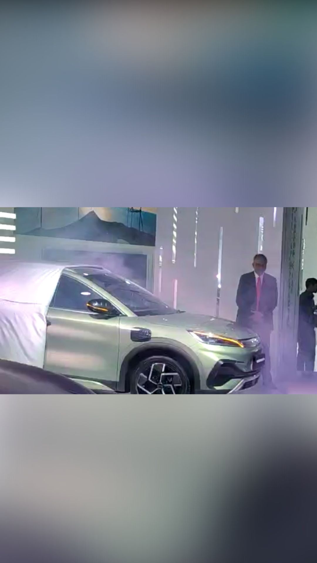 BYD कंपनी ने Auto Expo में अपनी EV सेगमेंट की BYD Seal कार पेश की