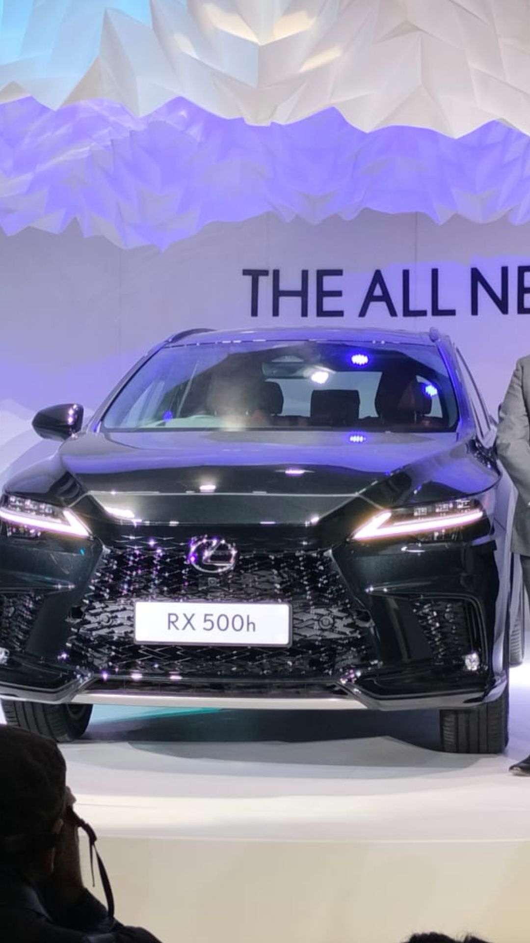 Auto Expo 2023 में लॉन्च हुई नई Lexus RX SUV