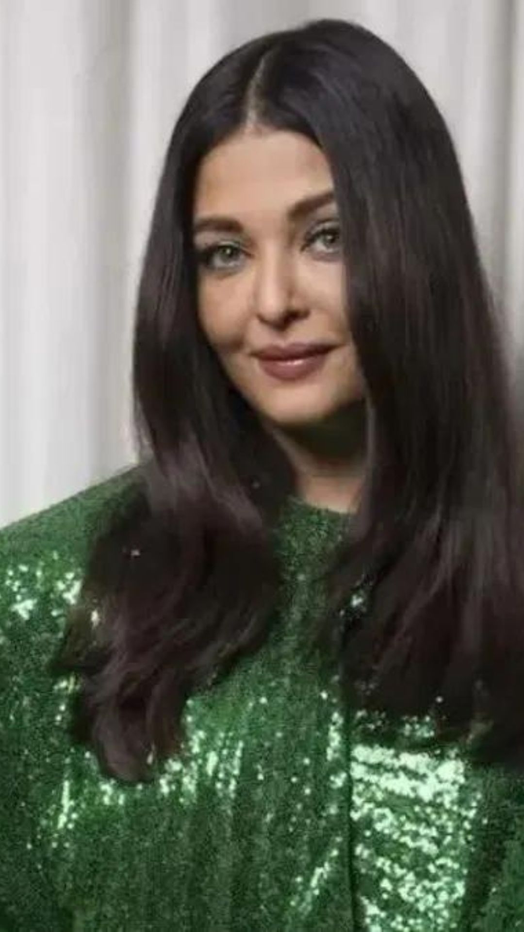 Aishwarya Rai Bachchan ने 2002-2023 तक कान्स के रेड कार्पेट में बिखेरा जलवा, देखें एक-एक तस्वीरें 