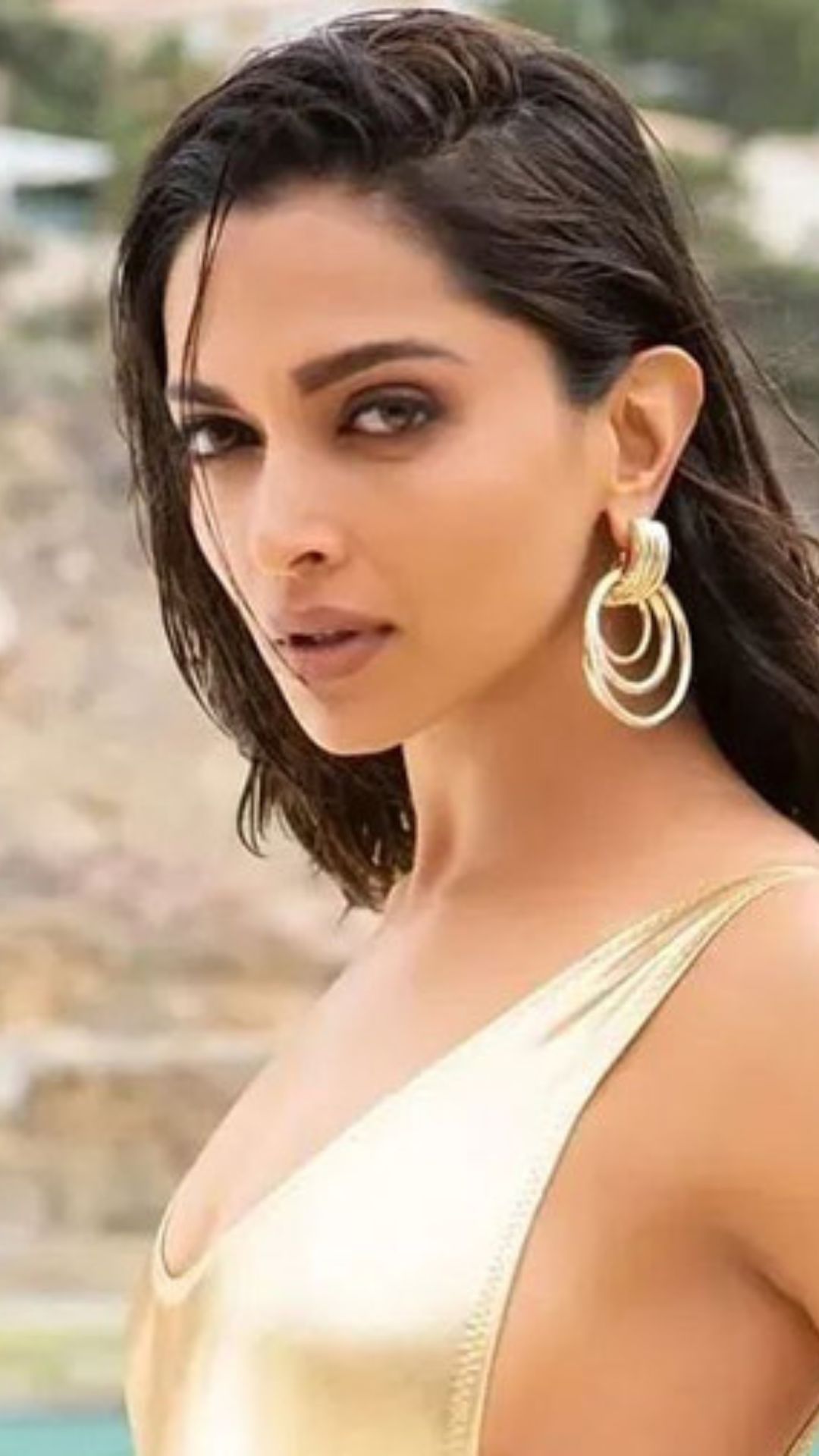  Deepika Padukone ने खूबसूरती में Aishwarya Rai को छोड़ा पीछे