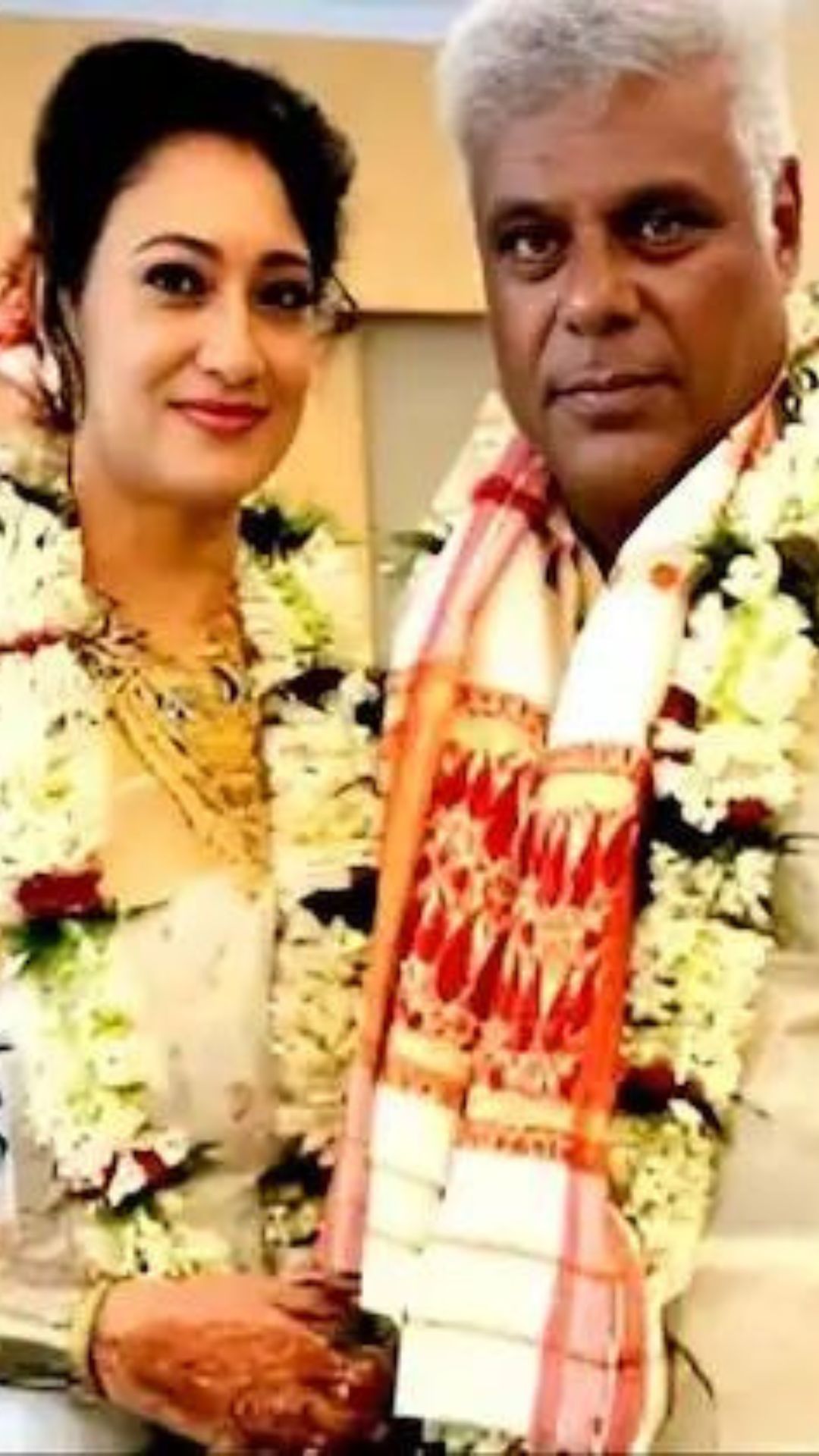 Ashish Vidyarthi और Rupali Barua की पहली मुलाकात कहां हुई? 